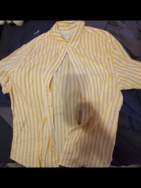 Old Navy Yellow and White Vertical Stripe Short-Sleeve Button-Down Shirt